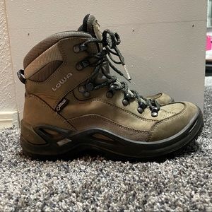 Lowa Women's Renegade GTX Mid Hiking Boot